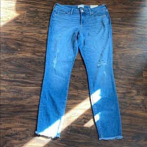 NWT Universal Thread 6/28R Skinny Distress Jeans